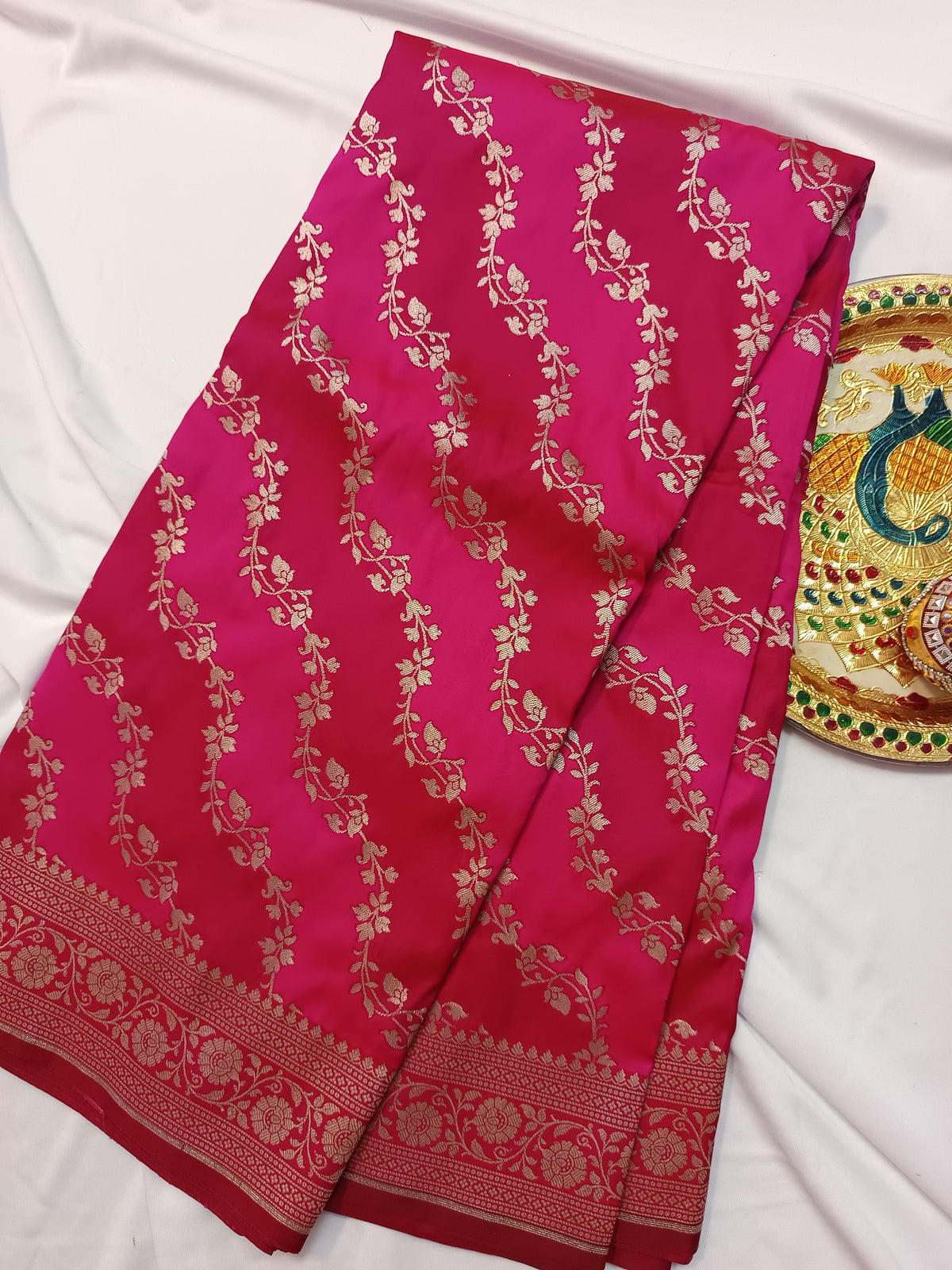 Stunning Magenta Mashru Silk Banarasi Saree with Rangkaat Weave