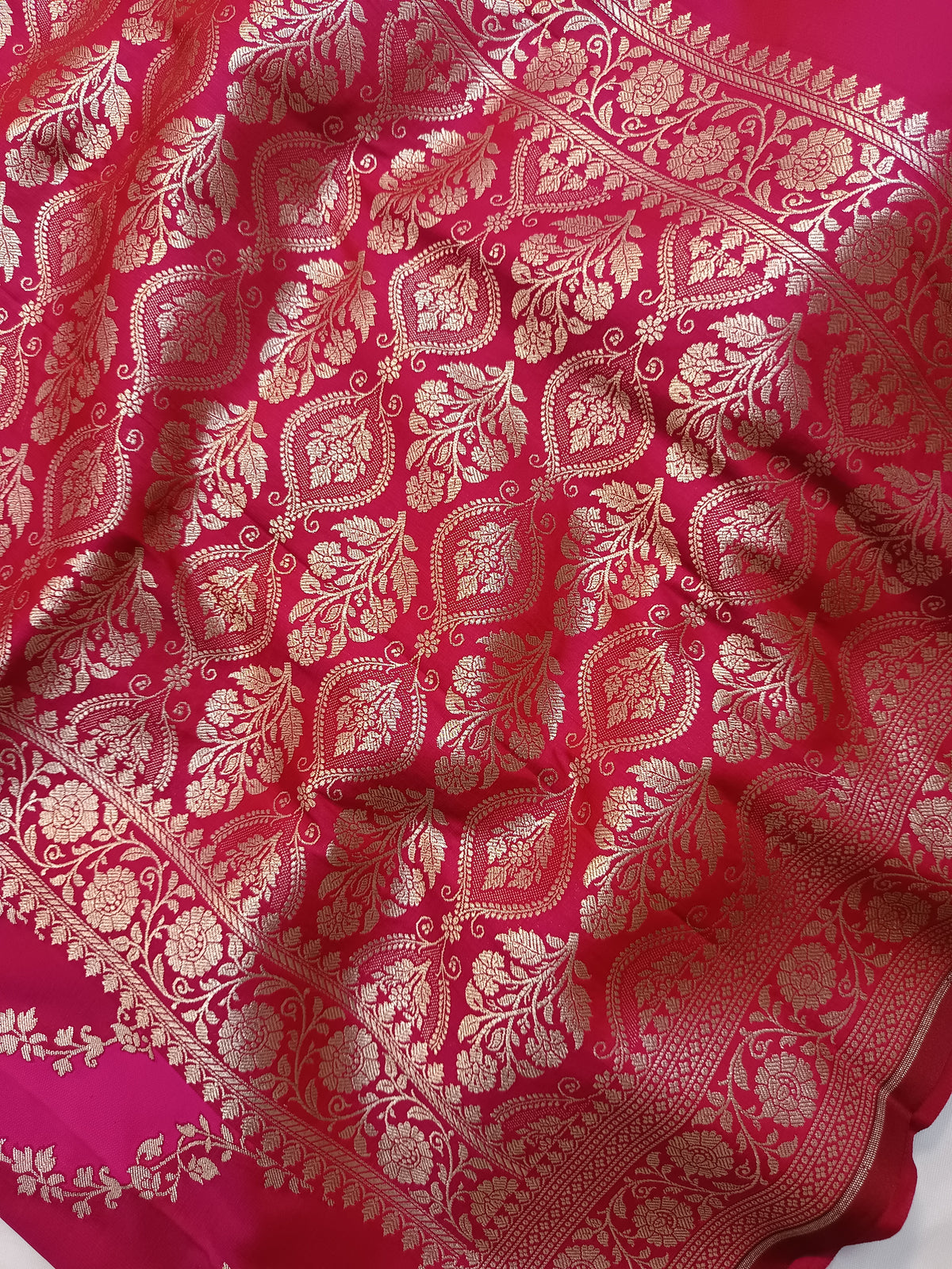 Stunning Magenta Mashru Silk Banarasi Saree with Rangkaat Weave