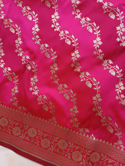 Stunning Magenta Mashru Silk Banarasi Saree with Rangkaat Weave
