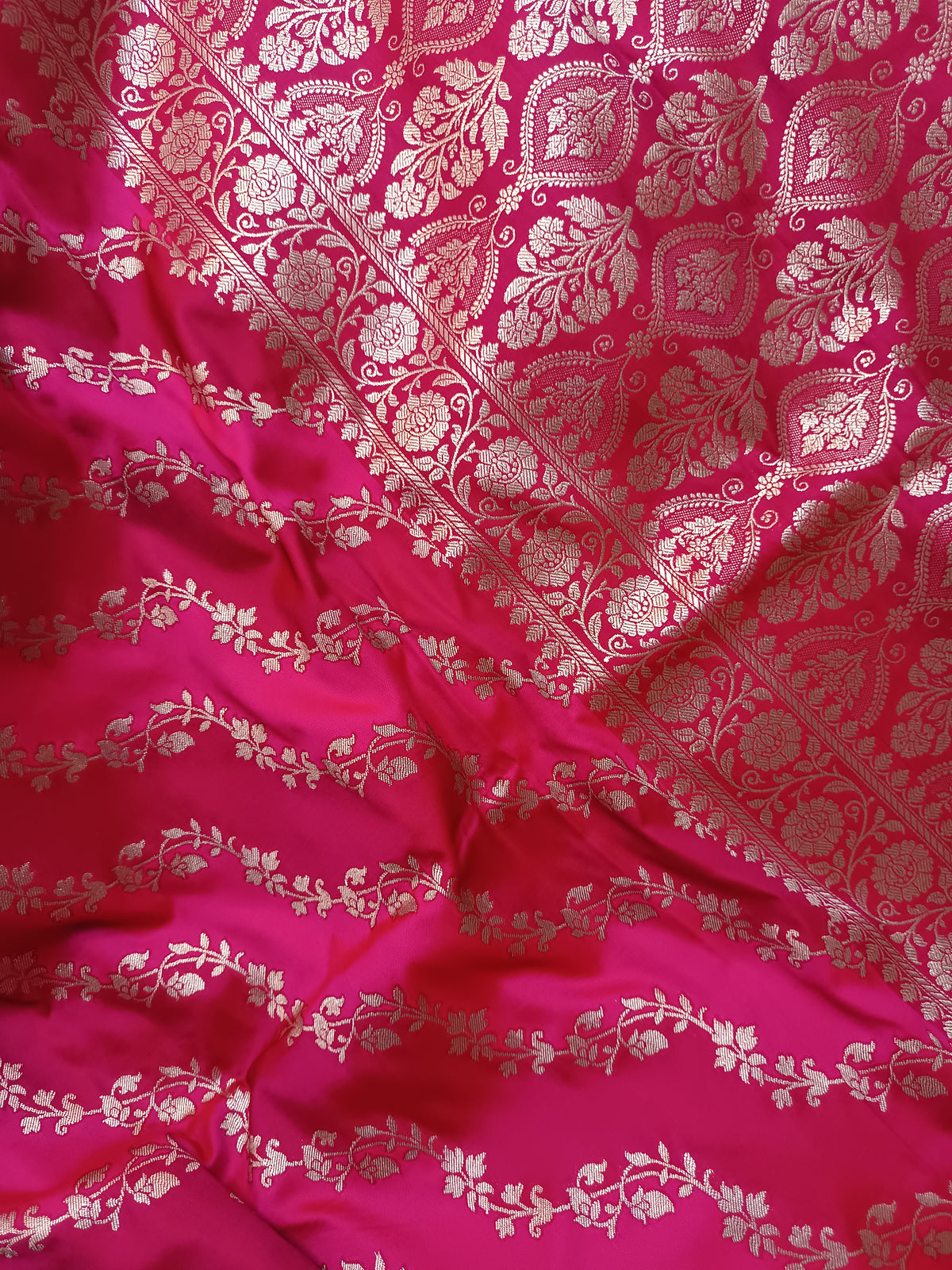 Stunning Magenta Mashru Silk Banarasi Saree with Rangkaat Weave